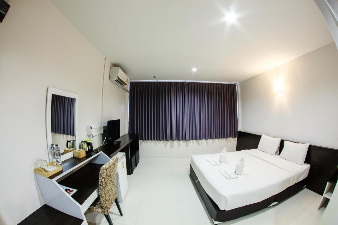 The Train Hotel Hatyai Хатъяй Экстерьер фото