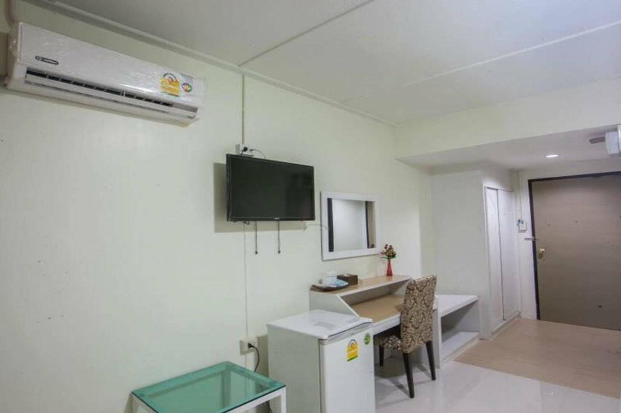 The Train Hotel Hatyai Хатъяй Экстерьер фото
