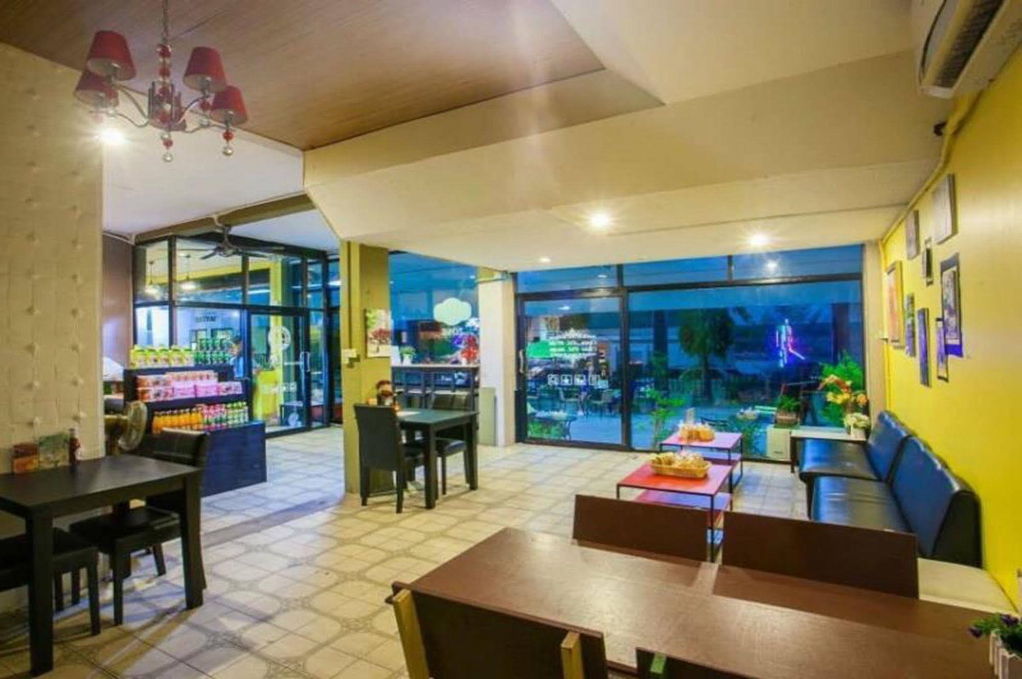 The Train Hotel Hatyai Хатъяй Экстерьер фото