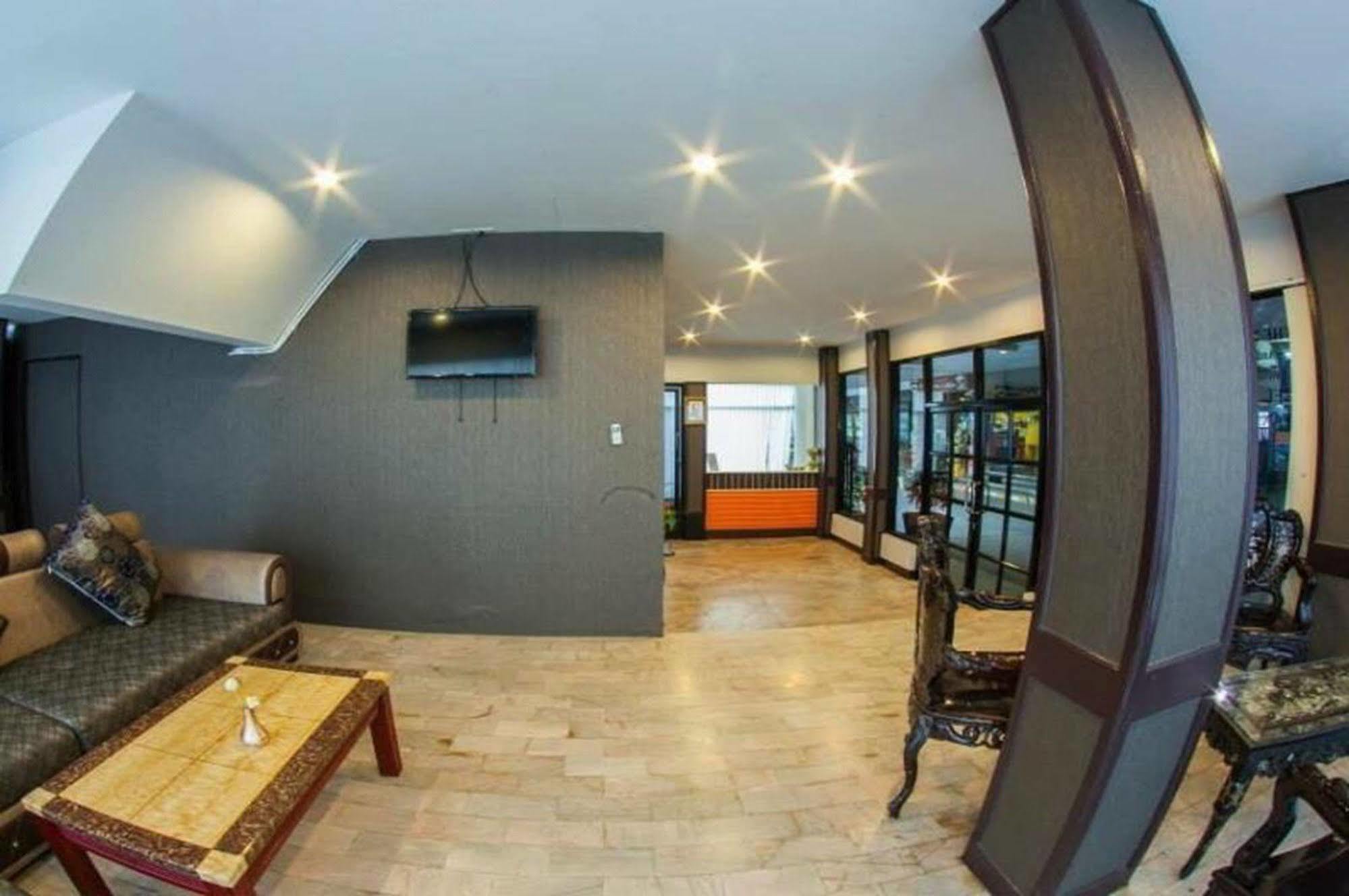 The Train Hotel Hatyai Хатъяй Экстерьер фото
