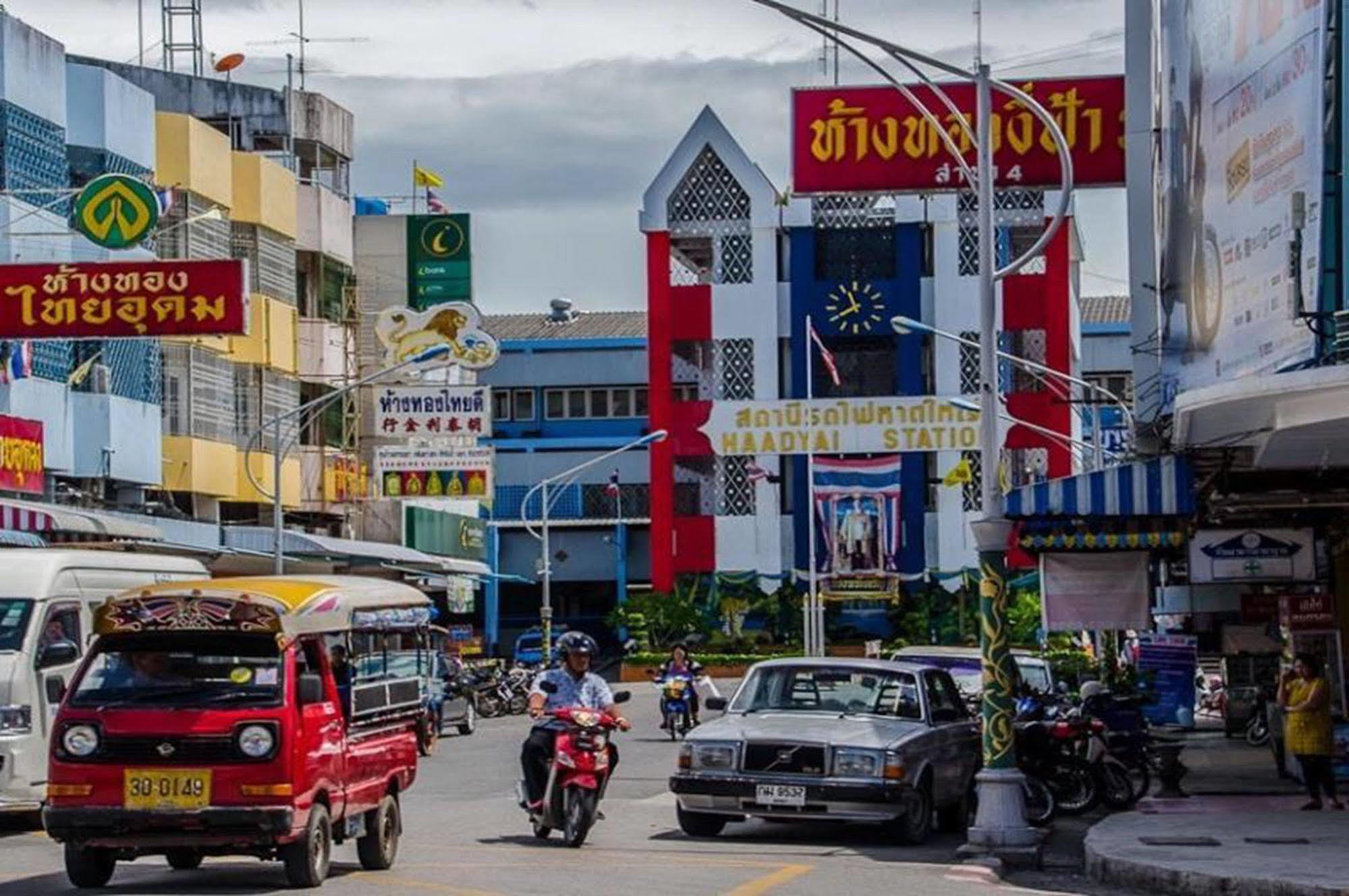 The Train Hotel Hatyai Хатъяй Экстерьер фото